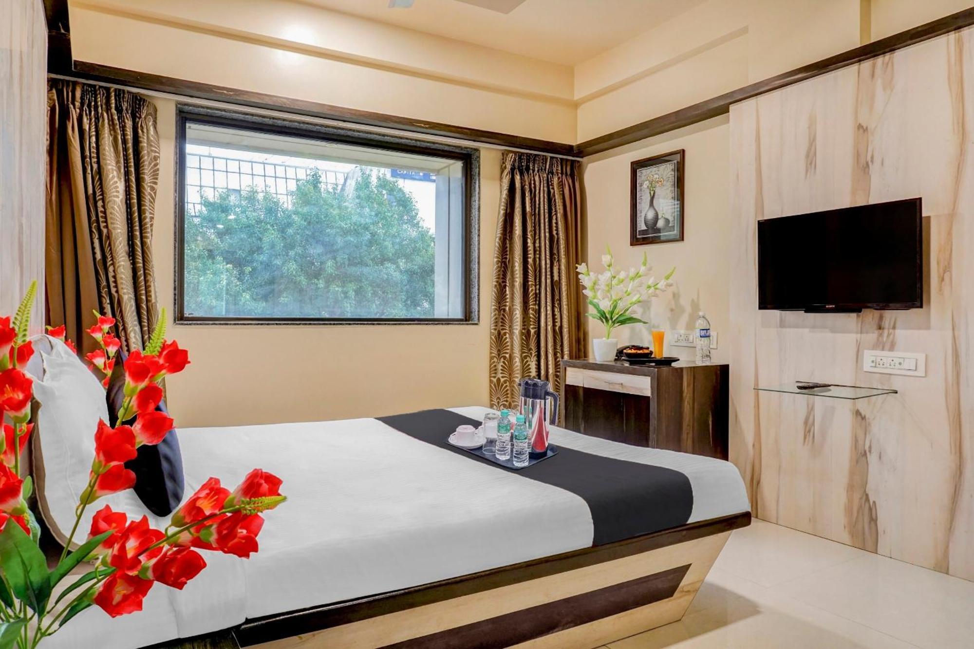 Hotel Hight Krone A Family Hotel Near Igi Airport Delhi Нью-Дели Экстерьер фото
